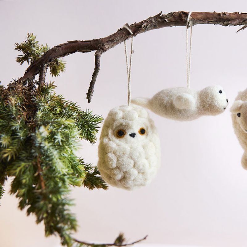 Aveva - Little Hangings - Snowly